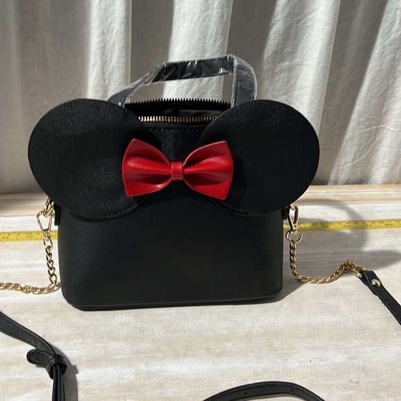 New Minnie Mouse black and red small handbag with adjustable and removable strap - Picture 7 of 8